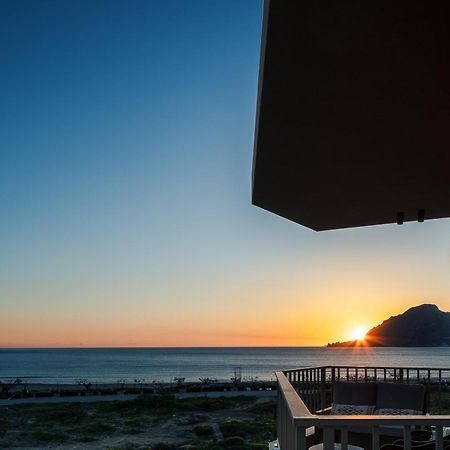 Ririka Beach Living, New Feel-At-Home Luxury Suites Плакиас Екстериор снимка