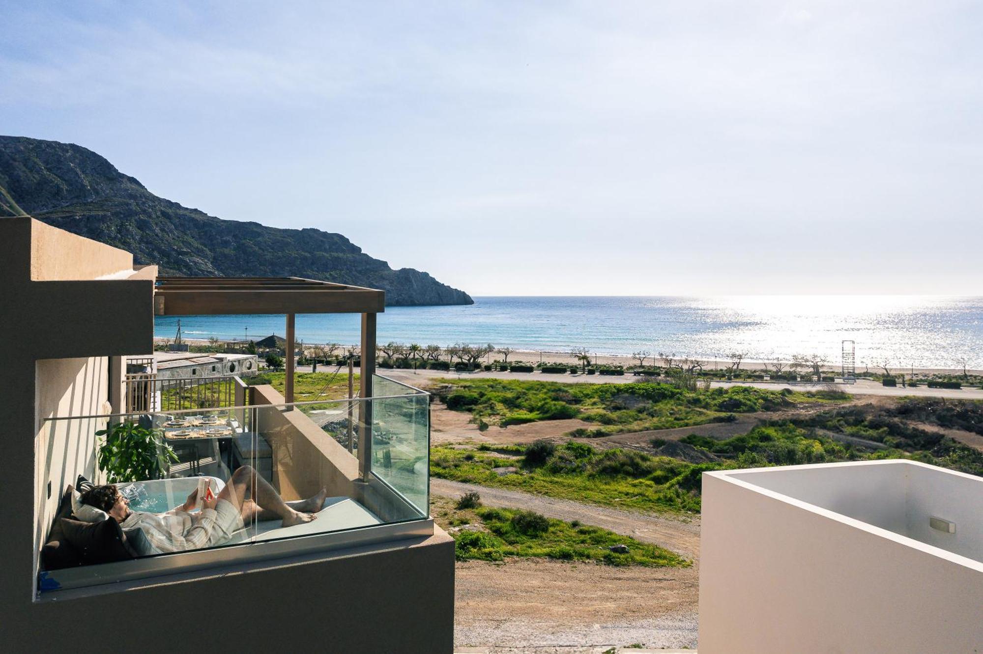 Ririka Beach Living, New Feel-At-Home Luxury Suites Плакиас Екстериор снимка