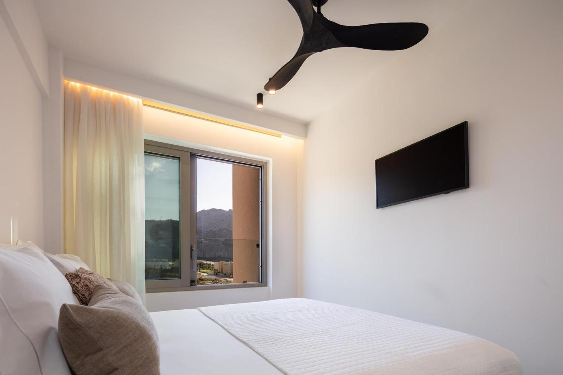 Ririka Beach Living, New Feel-At-Home Luxury Suites Плакиас Екстериор снимка