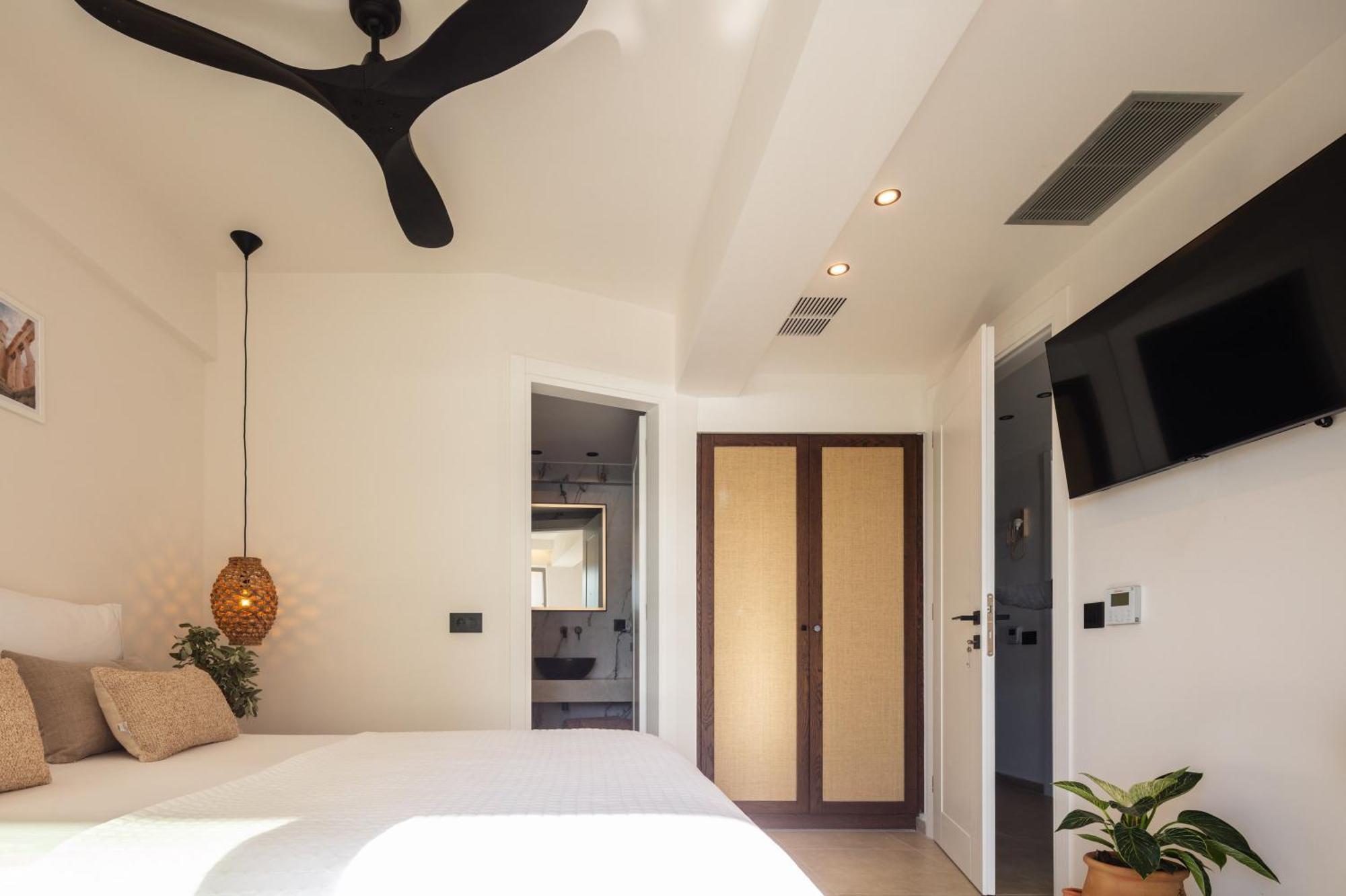 Ririka Beach Living, New Feel-At-Home Luxury Suites Плакиас Екстериор снимка